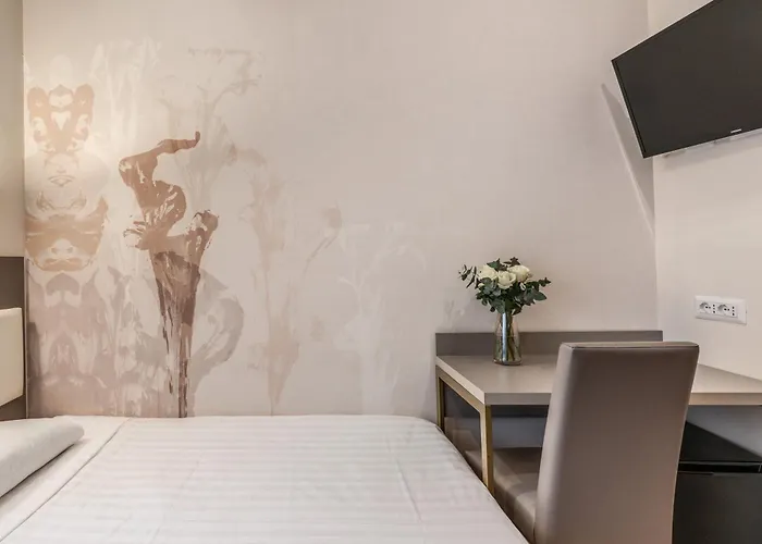 Flower Garden Otel