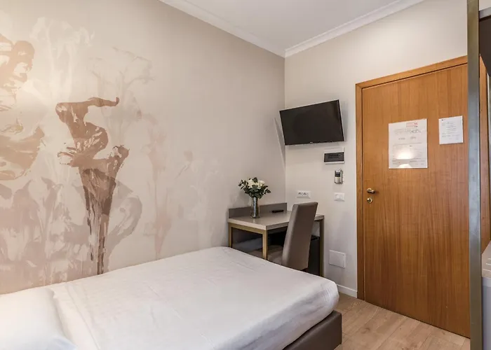 Otel Flower Garden 3*