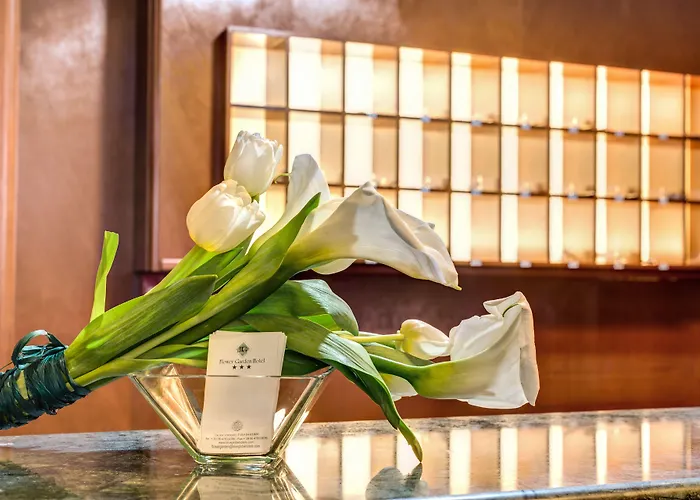 Otel Flower Garden 3*